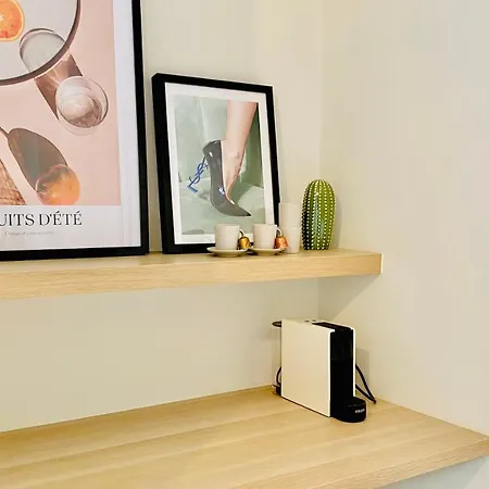 Lägenhet New Designer Next To Casino Square With Ac & Internet